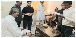 Uttar Pradesh News: Former CM Harish Rawat met with an accident, CBI served notice in the hospital itself