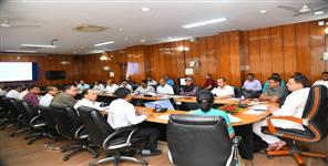 Uttar Pradesh News: CM Dhami held a review meeting of the Irrigation Department,